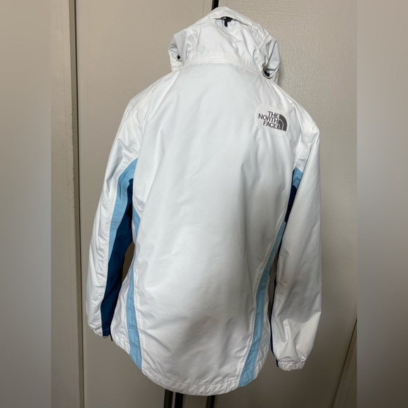 Woman’s North Face Jacket ( Size M)  Blue And White - Picture 6 of 6